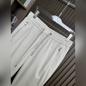 Новые повседневные брюки Prada из колл