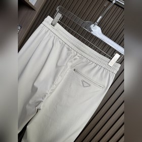 Новые повседневные брюки Prada из колл