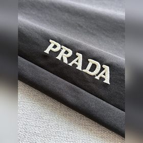 Черно-белые повседневные брюки Prada в