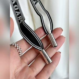 Черно-белые повседневные брюки Prada в