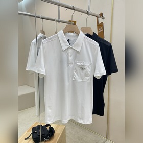 Prada — новая модель поло с тремя лого