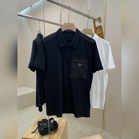 Prada — новая модель поло с тремя лого