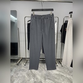 Prada — новые мужские брюки в стиле кэ