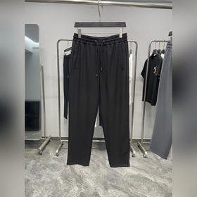 Prada — новые мужские брюки в стиле кэ