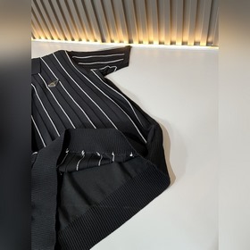 Prada： новая модель мужской трикотажно