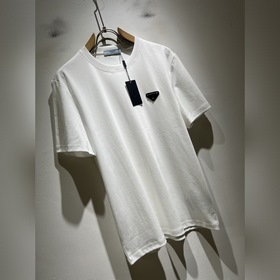 Prada： новая коллекция весна-лето 2026