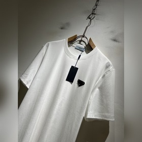 Prada： новая коллекция весна-лето 2026