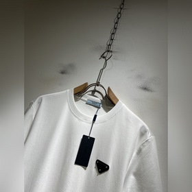 Prada： новая коллекция весна-лето 2026