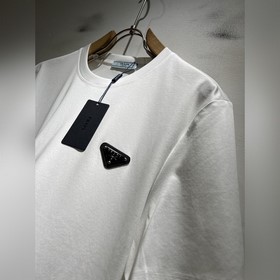 Prada： новая коллекция весна-лето 2026