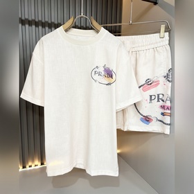 Prada： новый комплект из хлопка и льна
