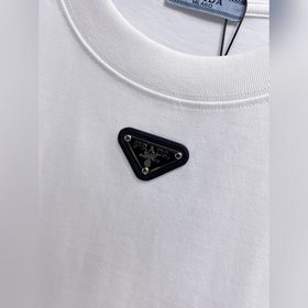 Prada — новая модель летней коллекции 
