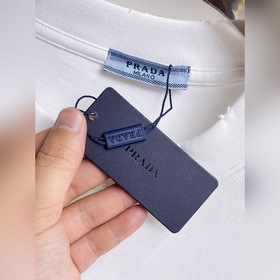 Prada — новая модель летней коллекции 