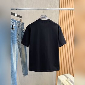 Prada — новая модель летней коллекции