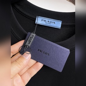 Prada — новая модель летней коллекции 