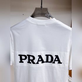 Prada — новая модель летней коллекции 