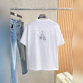 Prada — новая модель летней коллекции