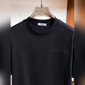 Prada — новая модель летней коллекции 