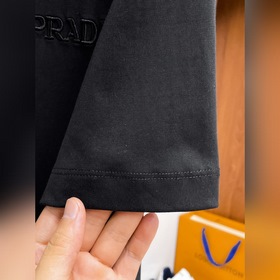 Prada — новая модель летней коллекции 