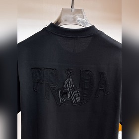 Prada — новая модель летней коллекции 
