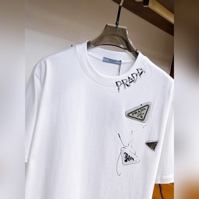 Prada — новая модель летней коллекции