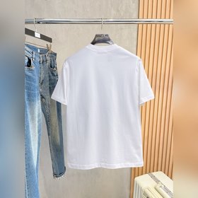 Prada — новая модель летней коллекции 