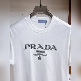 Prada — новая модель летней коллекции 