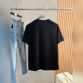 Prada — новая модель летней коллекции