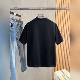 Prada — новая модель летней коллекции 