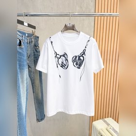 Prada — новая модель летней коллекции