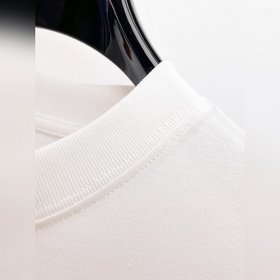 Prada  С тремя логотипами — новинка л