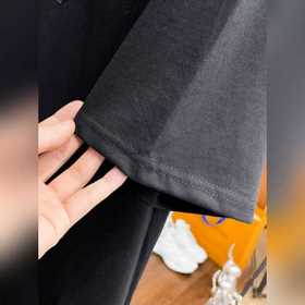 Prada  С тремя логотипами — новинка л