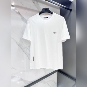 Новейшая универсальная модель Prada 26