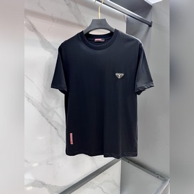 Новейшая универсальная модель Prada 26