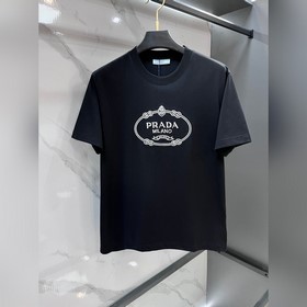 Новинка весна-лето 2026 от Prada： лако