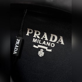 Новая рубашка Prada с воротником и кор