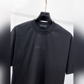 Prada — топовая линейка высокого качес