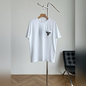 Prada  Итальянский минимализм： однот