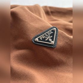 Футболки с короткими рукавами Prada 