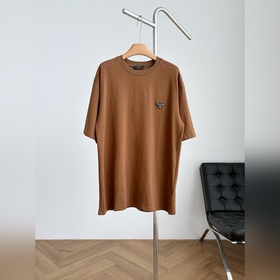 Футболки с короткими рукавами Prada 