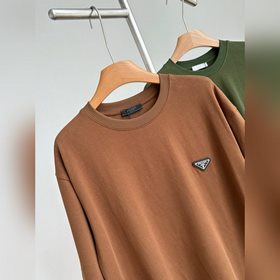 Футболки с короткими рукавами Prada 
