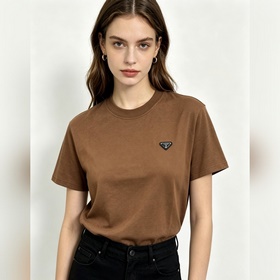 Футболки с короткими рукавами Prada 