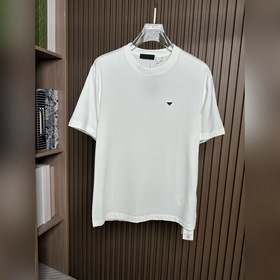 Prada： новая коллекция весна-лето 2026