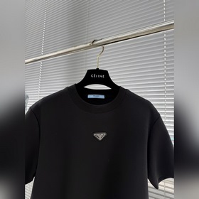 Prada： классическая футболка с коротки
