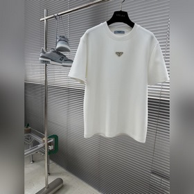 Prada： классическая футболка с коротки