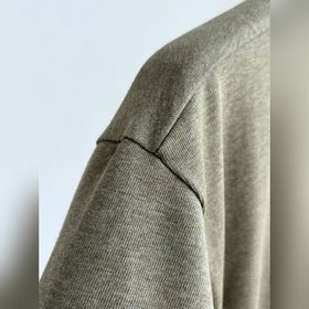 Prada, весна-лето 2026： футболка с тре