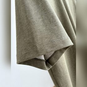 Prada, весна-лето 2026： футболка с тре