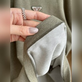 Prada, весна-лето 2026： футболка с тре