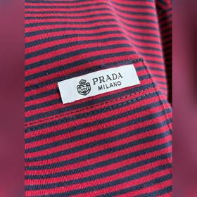 Prada： классическая красно-черная поло