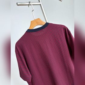 Prada： классическая красно-черная поло