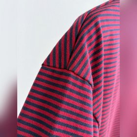 Prada： классическая красно-черная поло